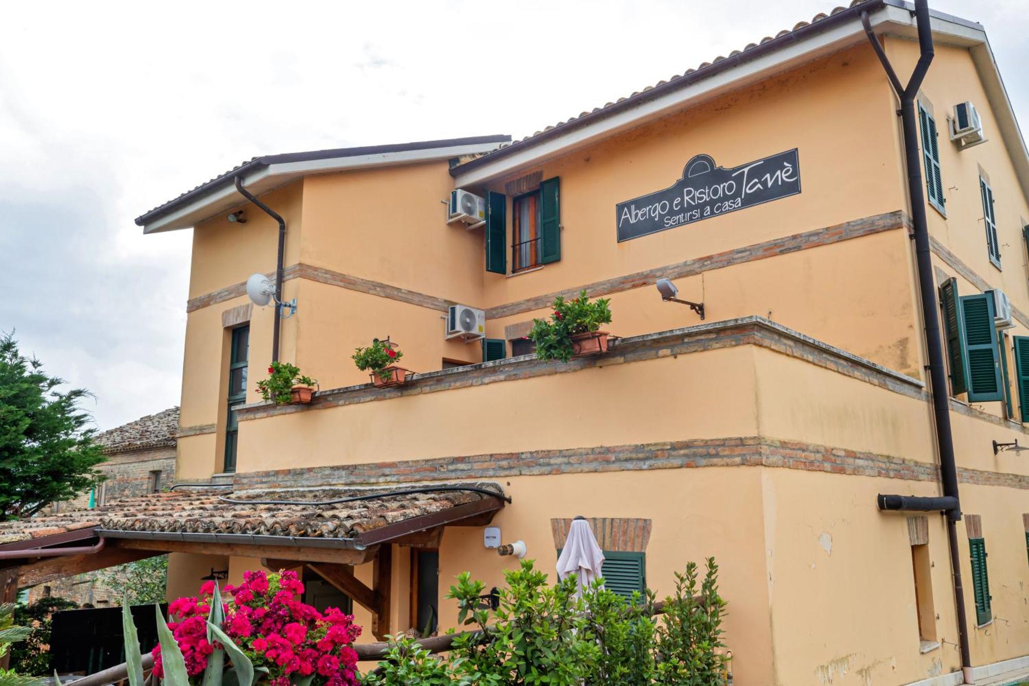 Locanda Tane San Giovanni  Buitenkant foto